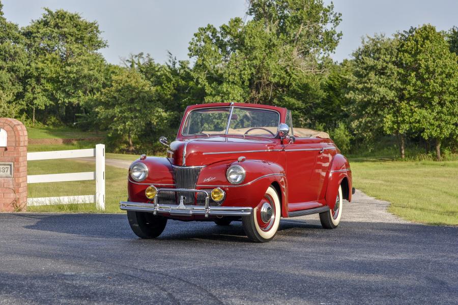  Ford V8 Super Deluxe Convertible Coupe 1941 года  (фото 11 из 16)